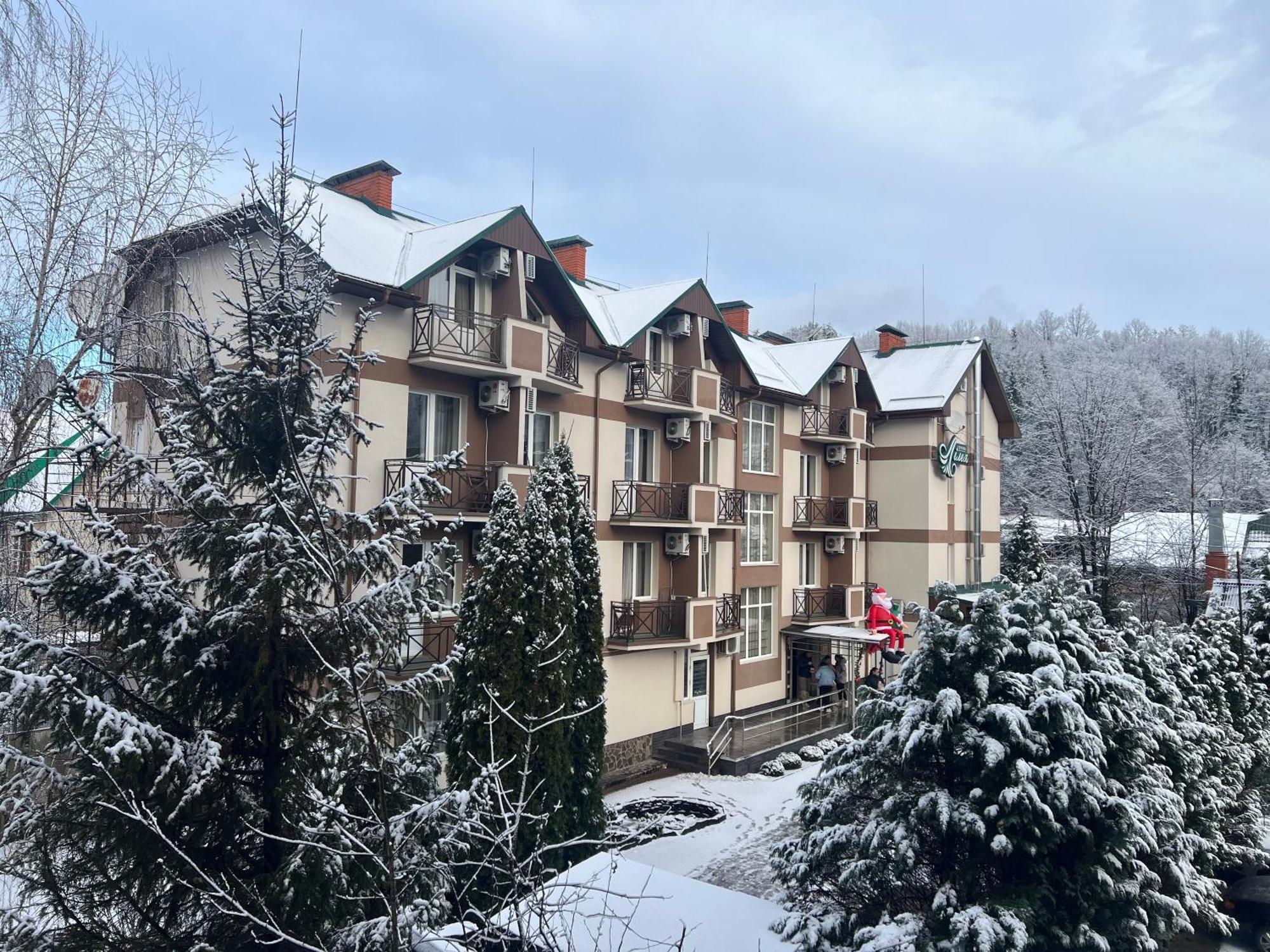 Lileya Hotel Polyana  Bagian luar foto