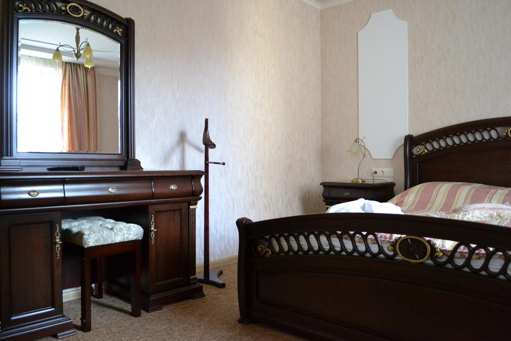 Lileya Hotel Polyana  Bagian luar foto