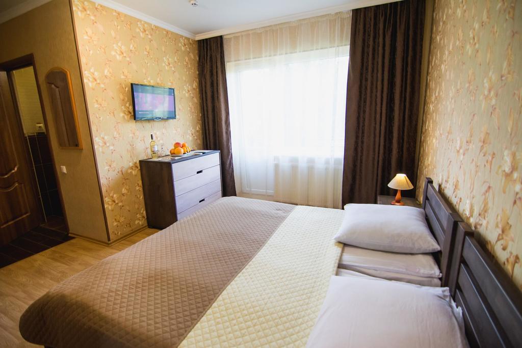 Lileya Hotel Polyana  Bagian luar foto